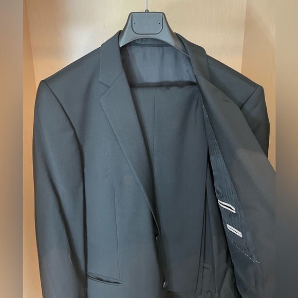Black 100% Wool Strellson 2-Piece Suit - Picture 9 of 10